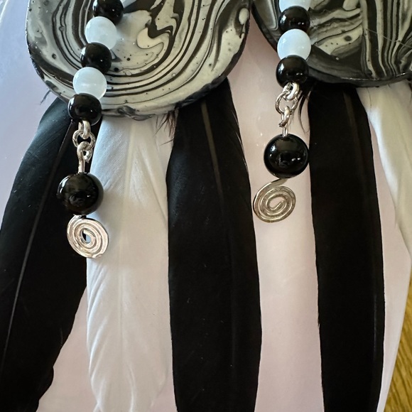 Abstract wooden earrings with feathers and beads - Picture 4 of 4